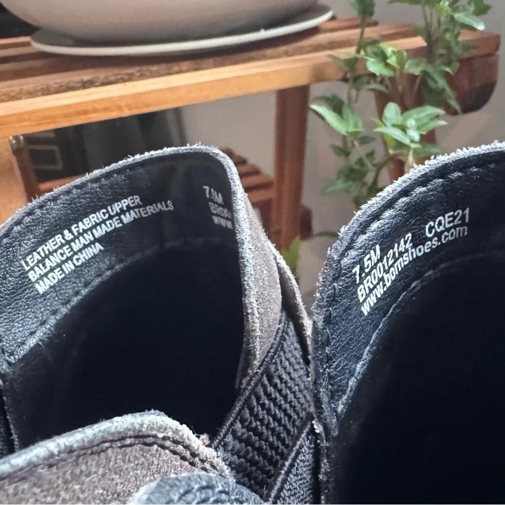 Born Brenta Dark Gray Chelsea ankle Boots 7.5 - Picture 11 of 11